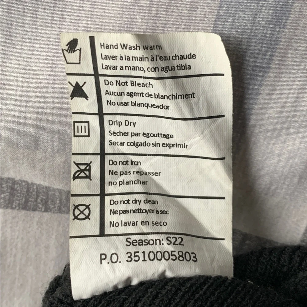 CARHARTT All Black Beanie - Picture 4 of 4